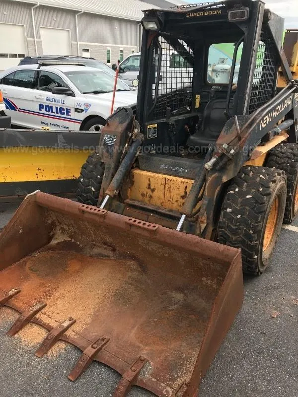 1998 New Holland LX665 Turbo Skid Steer