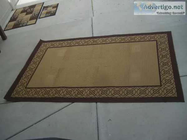 BEAUTIFUL AREA RUG