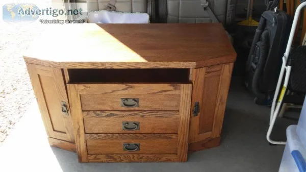 Entertainment Cabinet and Hutch Oak
