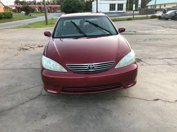 Comfortable 2005 Toyota Camry family car with affordable price
