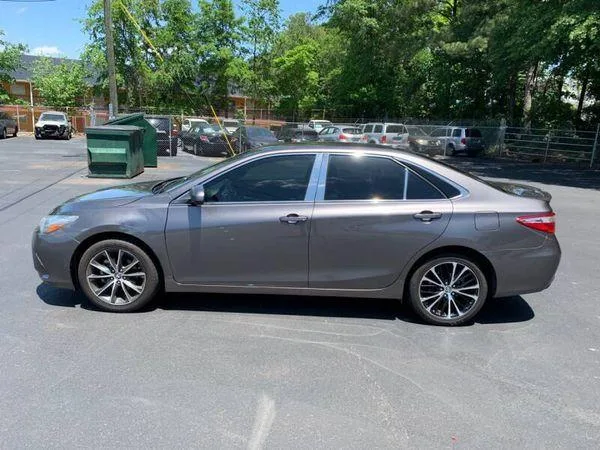 Charming and affordable 2016 Toyota Camry for sell