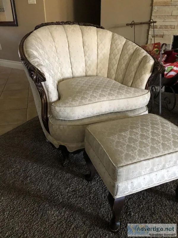 Antique chair wottoman