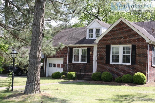 Gorgeous 3 Bedroom 2 Bathroom Brick Home