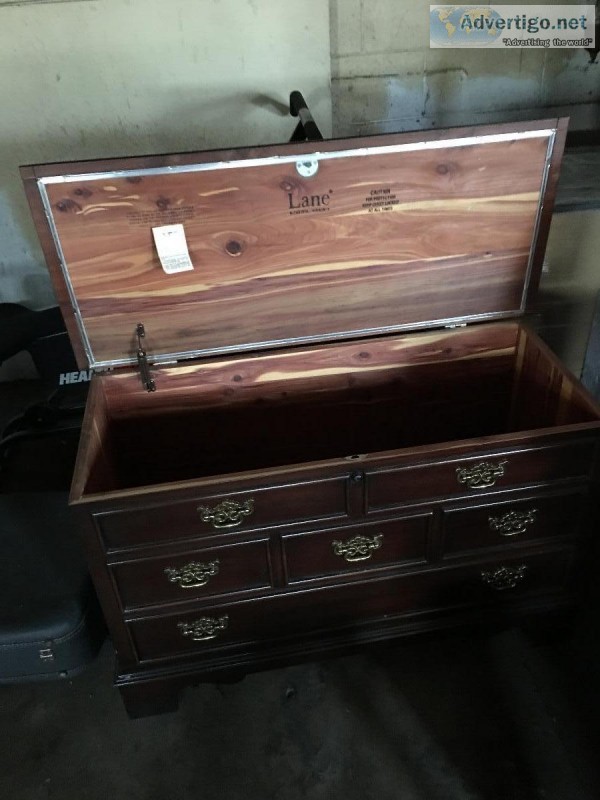 Lane cedar chest
