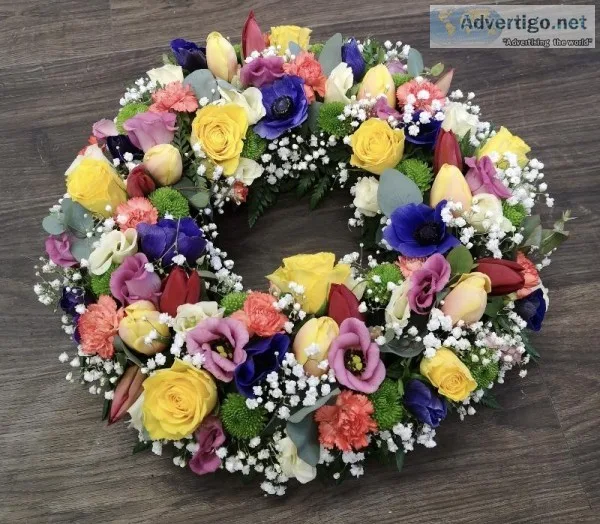 Seasonal Bright Wreath &ndash buy online or call 01525 237939