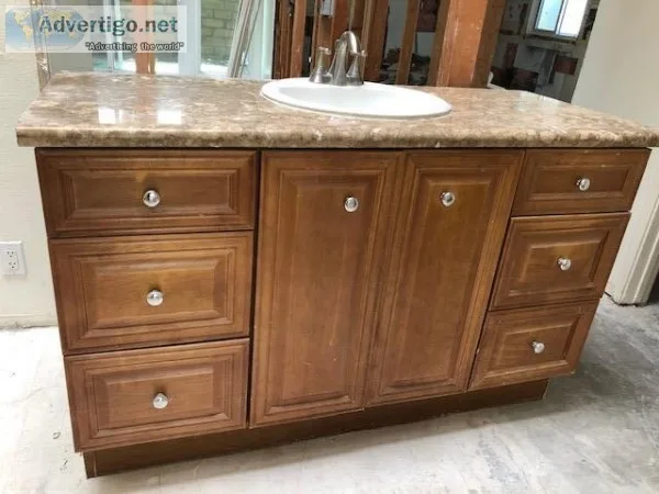 Vanity 3 piece bathroom set Must Sell ASAP