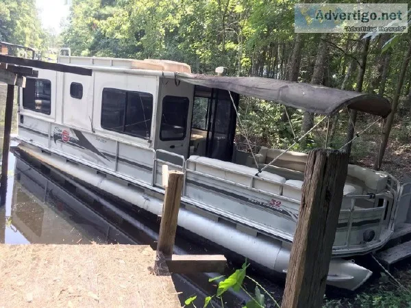 2001 Sun Tracker Party Cruiser 32 Signature Series Pontoon Boat