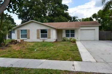 Welcome to 8819 Oak Cir Tampa FL 33615