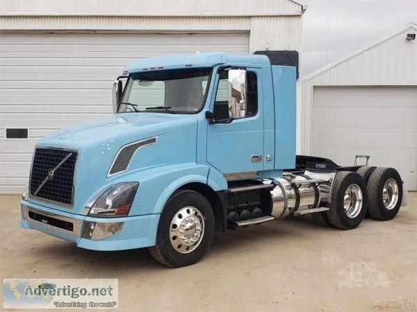 2013 Volvo VNL42T300 Day Cab For Sale in Schleswig Iowa 51461