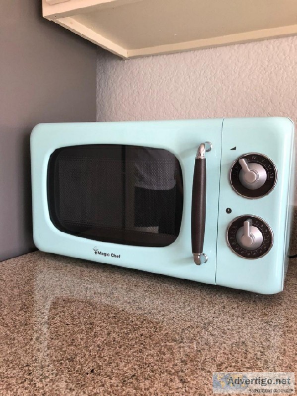 Magic Chef Retro Microwave