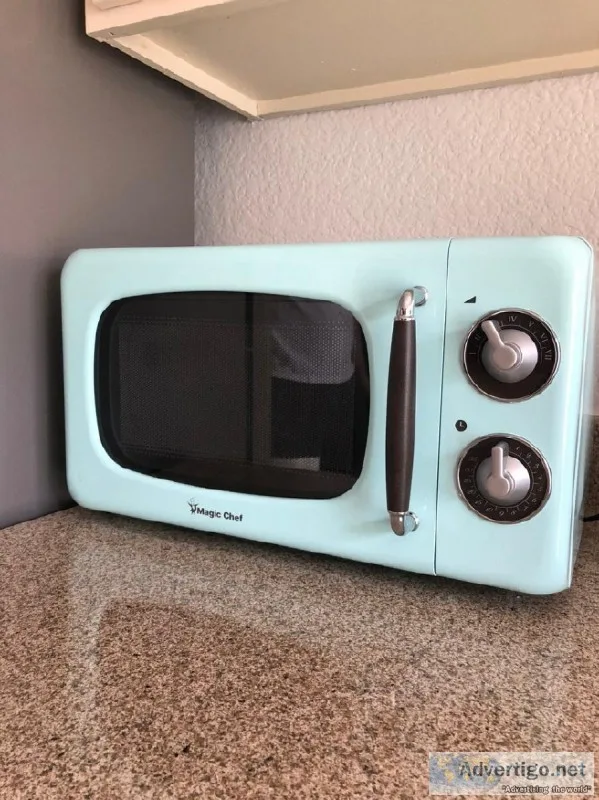 Magic Chef Retro Microwave