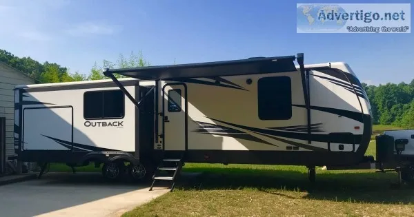 Mint condition 2019 38ft. Keystone Outback Ultra Light 330 RL w3