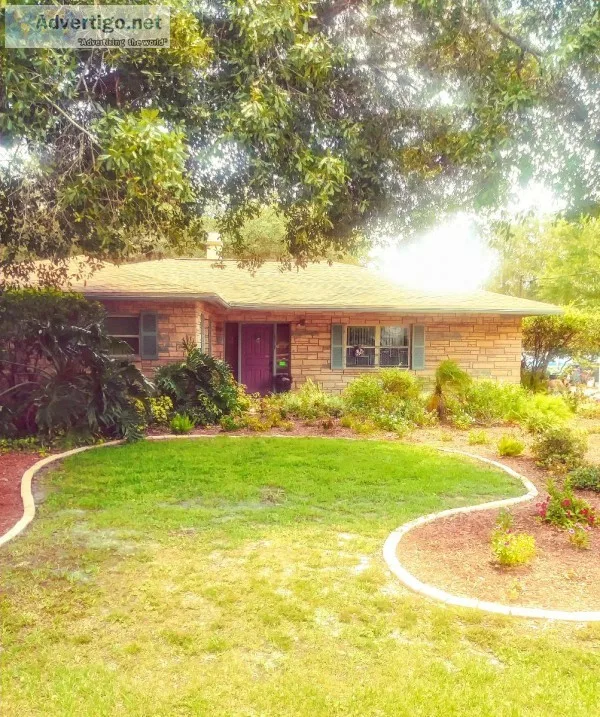 Great Location HOME and BUSINESS. Beautifully Landscaped Home wL