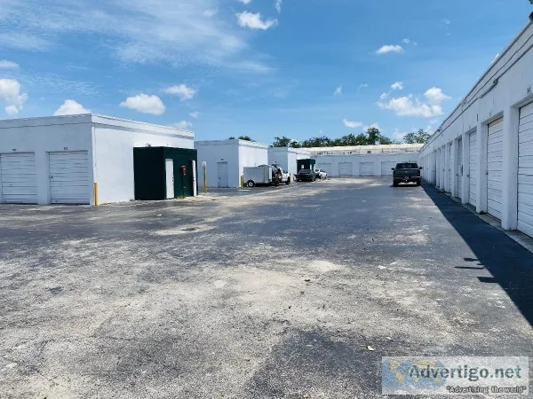 300sqft (12x25) WorkStorage Bays Available