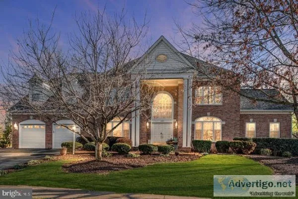 Gorgeous 4 bedroom 4.5 bath in Virginia Oaks Community in Gaines