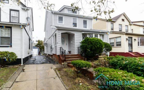 Houses or Homes for Sale in Queens NY