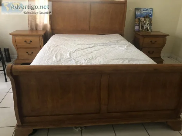 Queen mattress 4 Pieces Set ( Bed)