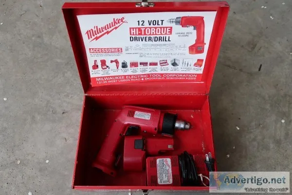 Milwaukee 12v Hi-TORQUE DriverDrill Set