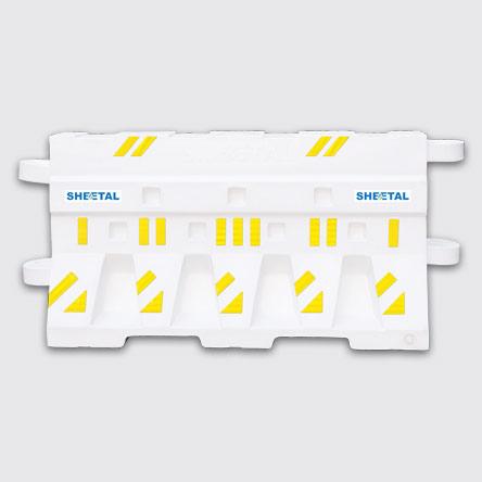 Find Crowd control plastic barricades - The Sheetal Group