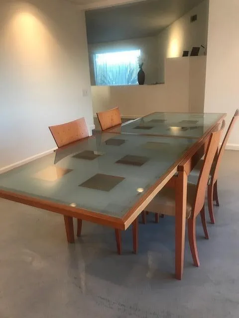 Dining Table wFour Chairs