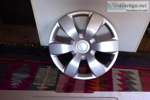 nissan toyota hub caps