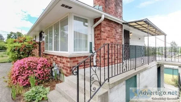 charming new home nestled in desirable Highland Park