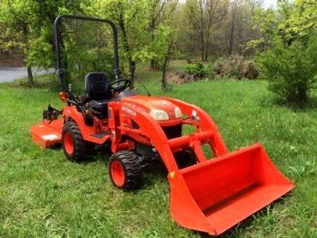 Compact 4WD Kubota Loader Tractor