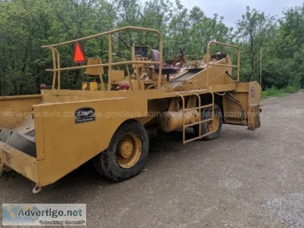 Etnyre Chip Spreader