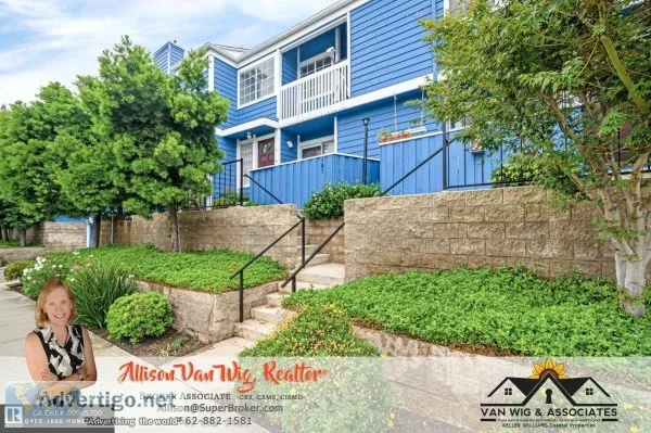 JUST LISTED Stunning Townhome in Wringley Area of Long Beach