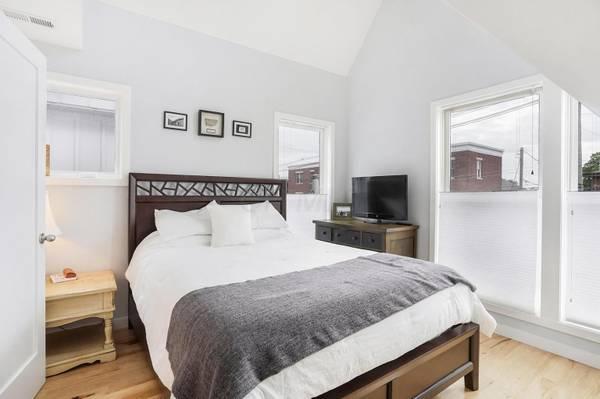 1400 Square Feet Duplex 2 Bed 1 Bath