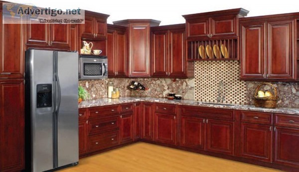 A toffee kitchen cabinet adds smoothness to the kitchen