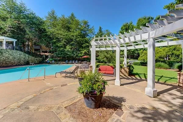 925  1br - 643ft2 - Call now to get an updated pricing on all un