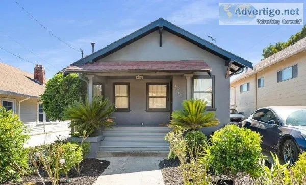 Craftsman style 2 Beds and 1 Bath bungalow