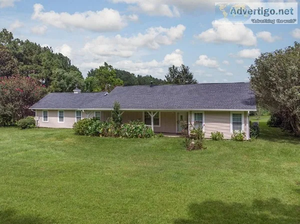 32 home plus bonus room and 5 ACRES