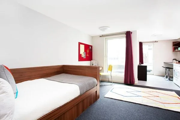 Book Furnished Studios in Bristol