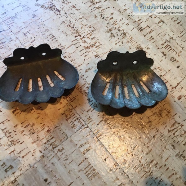 2 - Vintage clamshell soap dish