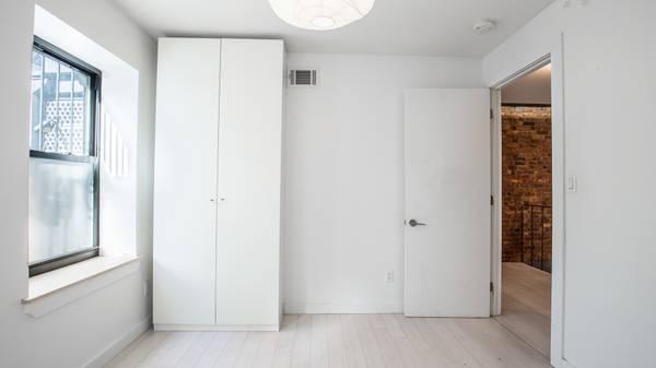 900 3 bedroom 3bth Nicely remodeled Smyrna contemporary large ba