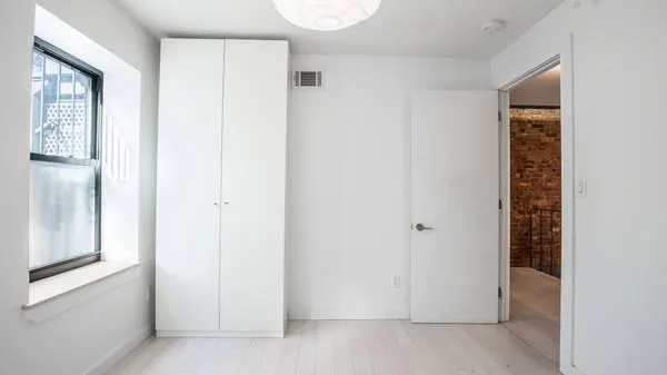900 3 bedroom 3bth Nicely remodeled Smyrna contemporary large ba