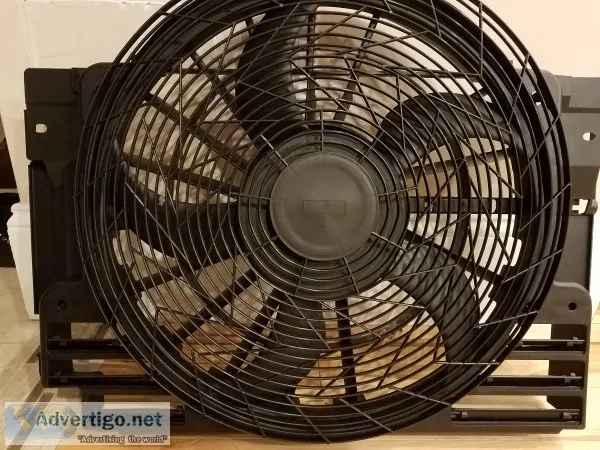 Brand newnever used 2005 X5 fan shroudframe with grille and fan 