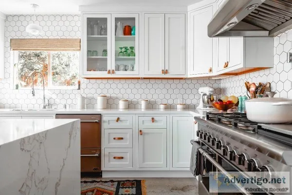 Polar White Kitchen Cabinets are versatile and appealing
