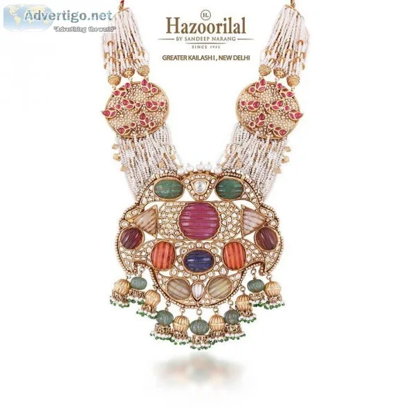 Highly elegant gold necklace for women online in India