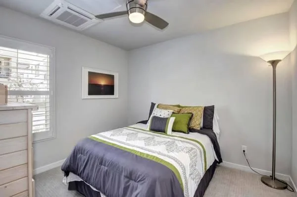 960ft2 2br-2bath 1st month free  for  corona virus