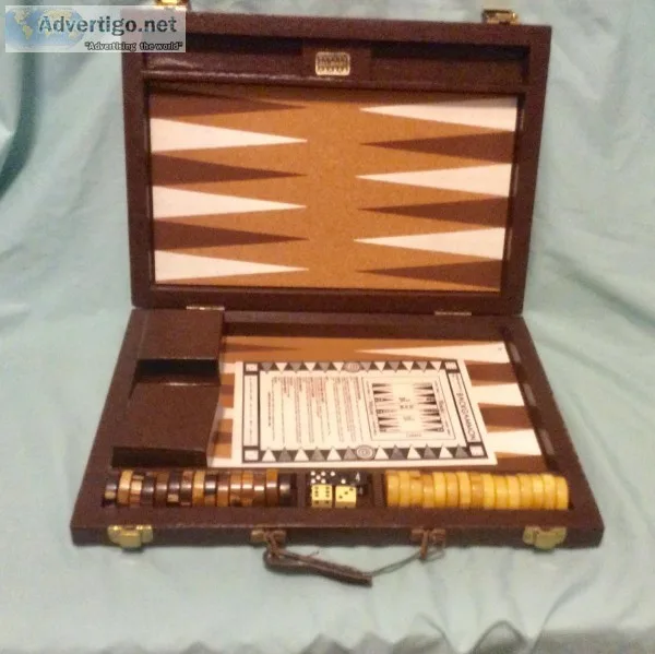 BACKGAMMON SET IN CASE NEVER USED