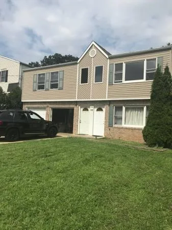 3br - 1200ft2 - 3br 1.5 bth wlaundry in Maywood (Maywood)