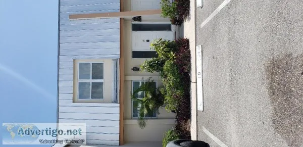 32 LARGE BEAUTIFUL TOWNHOME at 34112 zip