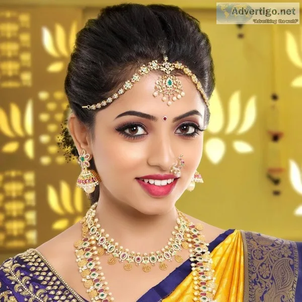 8 Weeks Professional Makeup and Hair Styling Courses in Hyderaba