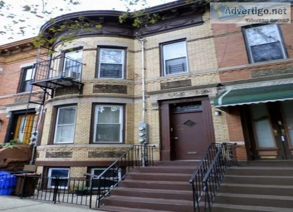 ID(CAN) Charming 3 Family House for Sale