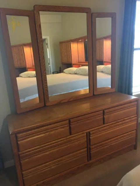 Gorgeous Solid Oak King size bedroom set