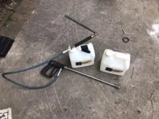 Carpet cleaning tool