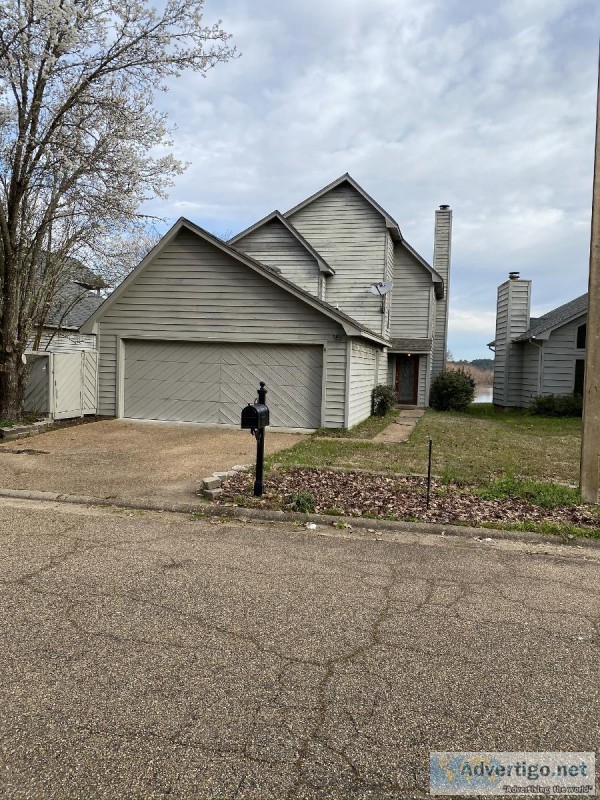 Gorgeous 3 BR Townhome on the Reservoir w Waterfront Views